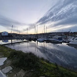 Marina House Apartment Whitby